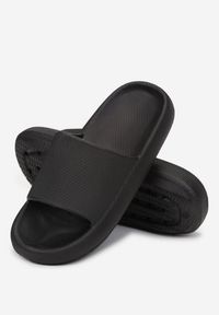Born2be - Czarne Klapki z Pianki o Minimalistycznym Designie Kaseis. Okazja: na plażę, na co dzień. Kolor: czarny. Styl: sportowy, casual