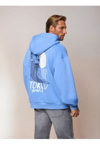 Sinsay - Bluza hoodie z nadrukiem - niebieski. Kolor: niebieski. Wzór: nadruk