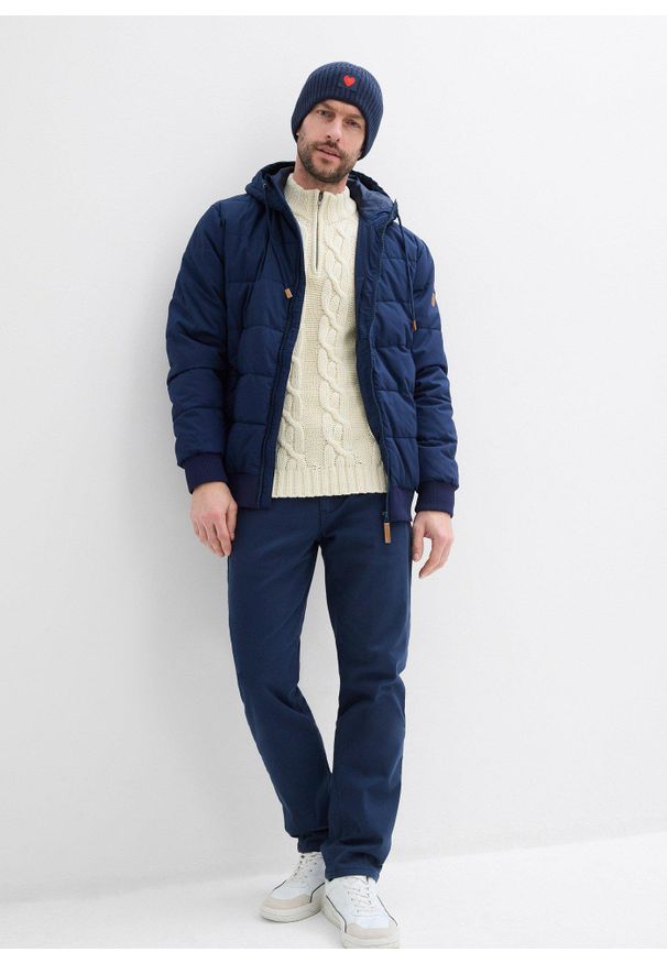 bonprix - Pikowana bomberka ocieplana. Typ kołnierza: kaptur. Kolor: niebieski