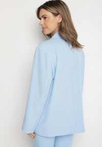 Born2be - Jasnoniebieska Dwurzędowa Marynarka o Pudełkowym Kroju Oversize Kosalia. Okazja: na spotkanie biznesowe, na co dzień. Kolor: niebieski. Materiał: jeans. Styl: klasyczny, casual, elegancki, biznesowy #4