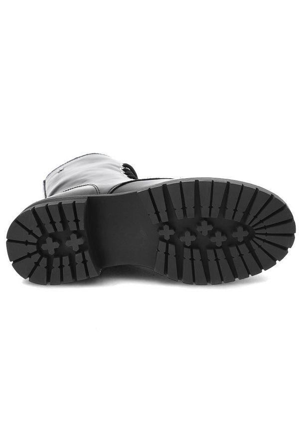 Czarne Botki Filippo Wygodne Skórzane Buty Damskie. Okazja: na uczelnię, na co dzień. Kolor: czarny. Materiał: skóra. Szerokość cholewki: normalna. Wzór: aplikacja. Obcas: na obcasie. Styl: casual. Wysokość obcasa: niski