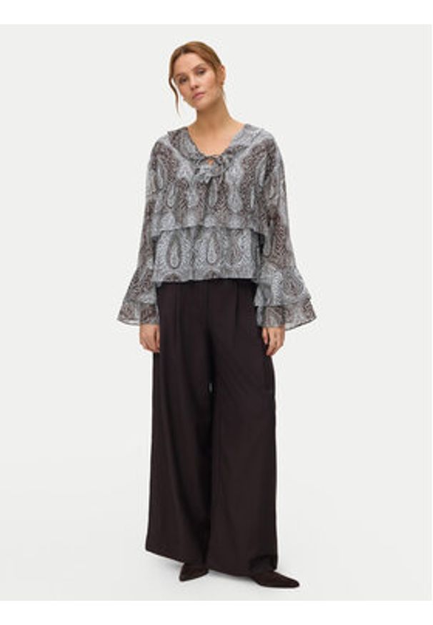 Vero Moda Bluzka Tara 10346962 Błękitny Regular Fit. Kolor: niebieski. Materiał: wiskoza
