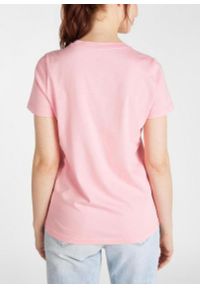 Lee - LEE GRAPHIC TEE DAMSKI T-SHIRT KOSZULKA NADRUK REGULAT FIT LA PINK L41AEPNL. Wzór: nadruk #3