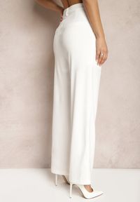 Renee - Białe Garniturowe Spodnie z Szerokimi Nogawkami i Wysokim Stanem Herdda. Stan: podwyższony. Kolor: biały. Materiał: materiał. Wzór: gładki #5
