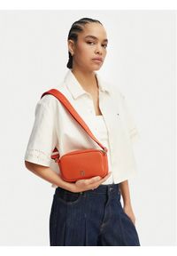 TOMMY HILFIGER - Tommy Hilfiger Torebka Th Logotape Camera Bag AW0AW18741 Pomarańczowy. Kolor: pomarańczowy. Materiał: skórzane #1