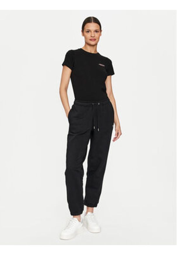 Guess Jeans T-Shirt W4YI02 J1314 Czarny Slim Fit. Kolor: czarny. Materiał: bawełna