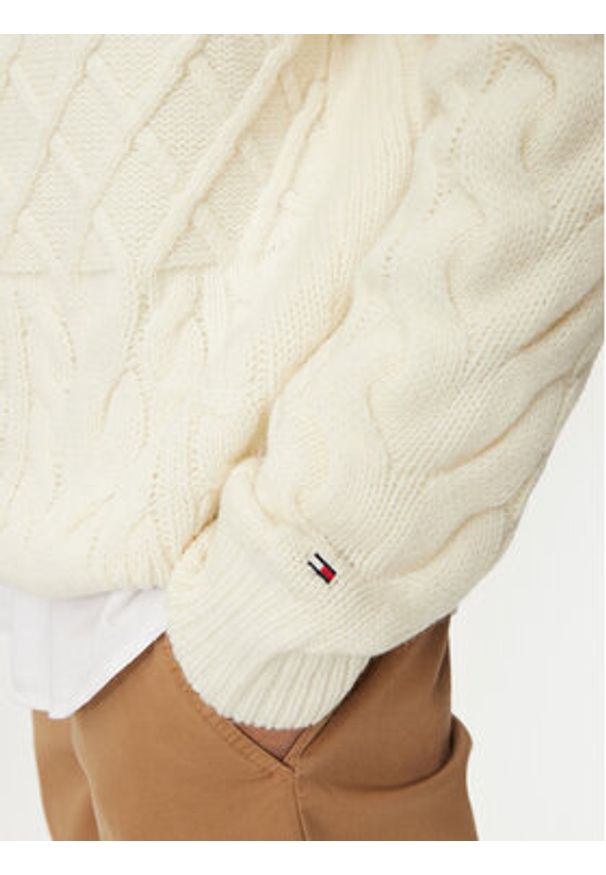 TOMMY HILFIGER - Tommy Hilfiger Sweter MW0MW36546 Biały Regular Fit. Kolor: biały. Materiał: wełna