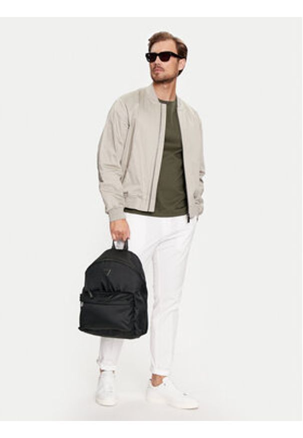 Guess Plecak HMVEHN P4306 Czarny. Kolor: czarny. Materiał: poliester, materiał