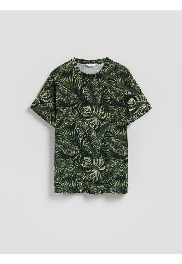 Reserved - T-shirt regular z nadrukiem allover - czarny. Kolor: czarny. Materiał: bawełna, dzianina. Wzór: nadruk