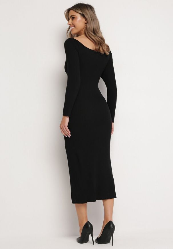 Born2be - Czarna Sukienka z Wycięciem na Brzuchu z Ozdobnymi Guzikami i Rozcięciem na Dole Majanna. Okazja: na imprezę. Kolor: czarny. Wzór: aplikacja. Typ sukienki: dopasowane. Długość: midi