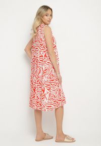 Born2be - Czerwona Bawełniana Rozkloszowana Sukienka z Geometrycznym Wzorem Annivaria. Okazja: na co dzień. Typ kołnierza: dekolt w kształcie V. Kolor: czerwony. Materiał: bawełna. Wzór: geometria. Typ sukienki: rozkloszowane. Styl: klasyczny, casual, elegancki #5