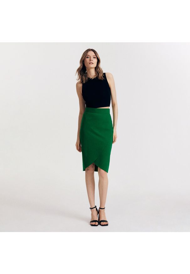 Reserved - Dzianinowa spódnica midi - Zielony. Kolor: zielony. Materiał: dzianina
