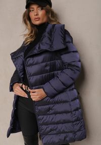 Renee - Granatowa Kurtka Dagiel. Typ kołnierza: bez kaptura. Kolor: niebieski. Długość rękawa: długi rękaw. Długość: długie. Wzór: aplikacja. Sezon: zima. Styl: elegancki #3