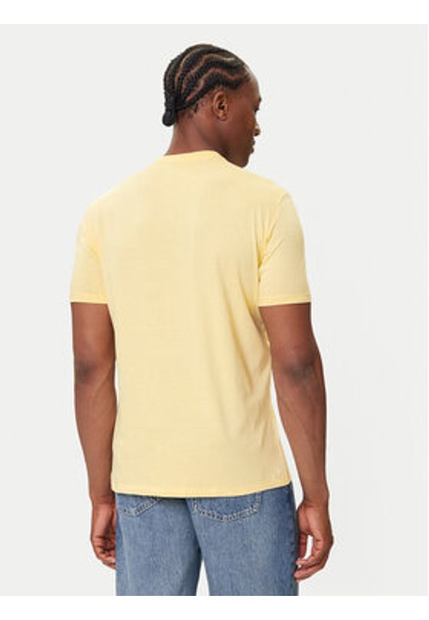 Calvin Klein Jeans T-Shirt Center Monogram LV04RC857G Żółty Regular Fit. Kolor: żółty. Materiał: bawełna