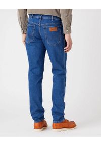 Wrangler - WRANGLER TEXAS TAPER MĘSKIE SPODNIE JEANSOWE REVIVAL W12TJX26Y 112322669