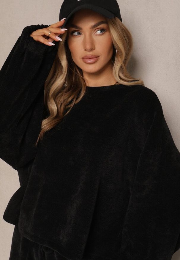 Renee - Czarny Basicowy Komplet Szorty i Bluza Novirissa. Kolor: czarny