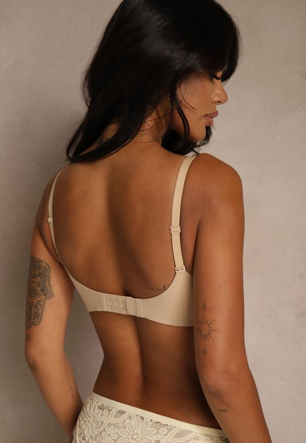 Renee - Beżowy Gładki Biustonosz z Efektem Push-up Theisithea. Kolor: beżowy. Materiał: jeans. Rodzaj stanika: push-up. Wzór: gładki