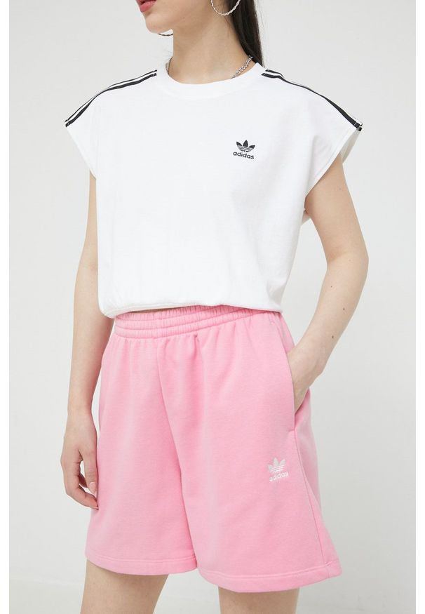 adidas Originals szorty damskie kolor różowy gładkie high waist. Stan: podwyższony. Kolor: różowy. Materiał: bawełna, materiał. Wzór: gładki