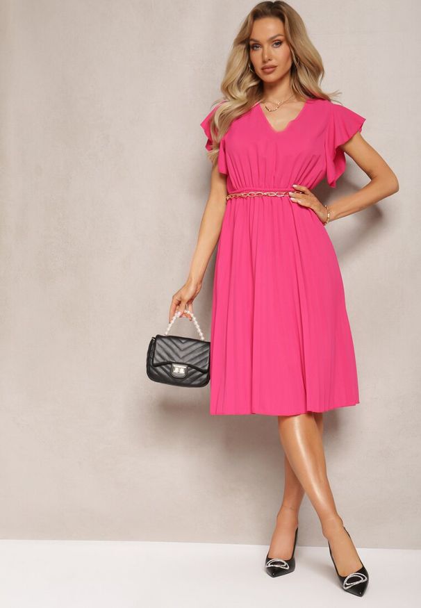 Renee - Ciemnoróżowa Rozkloszowana Sukienka Midi z Plisami na Dole Nairata. Kolor: różowy. Długość: midi