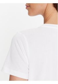 DKNY T-Shirt P9BH9AHQ Biały Regular Fit. Kolor: biały