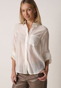 Born2be - Jasnobeżowa Transparentna Koszula Ozdobiona Cyrkoniami Clymadia. Okazja: na co dzień. Kolor: beżowy. Materiał: jeans. Wzór: aplikacja. Styl: casual, klasyczny #1