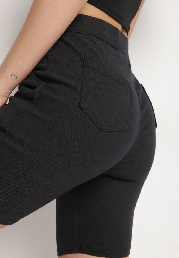 Born2be - Czarne Szorty Typu Kolarki z Bawełną i Ozdobnym Wiązaniem Fenelia. Okazja: na co dzień. Kolor: czarny. Materiał: bawełna. Sezon: lato. Styl: casual, klasyczny