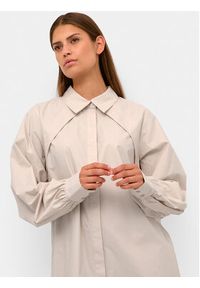 Karen by Simonsen Sukienka koszulowa Madelaine 10104774 Beżowy Relaxed Fit. Kolor: beżowy. Materiał: bawełna. Typ sukienki: koszulowe #6