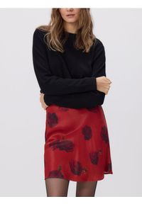 Reserved - Spódnica w kwiatowy wzór - czerwony. Kolor: czerwony. Materiał: wiskoza. Wzór: kwiaty #1