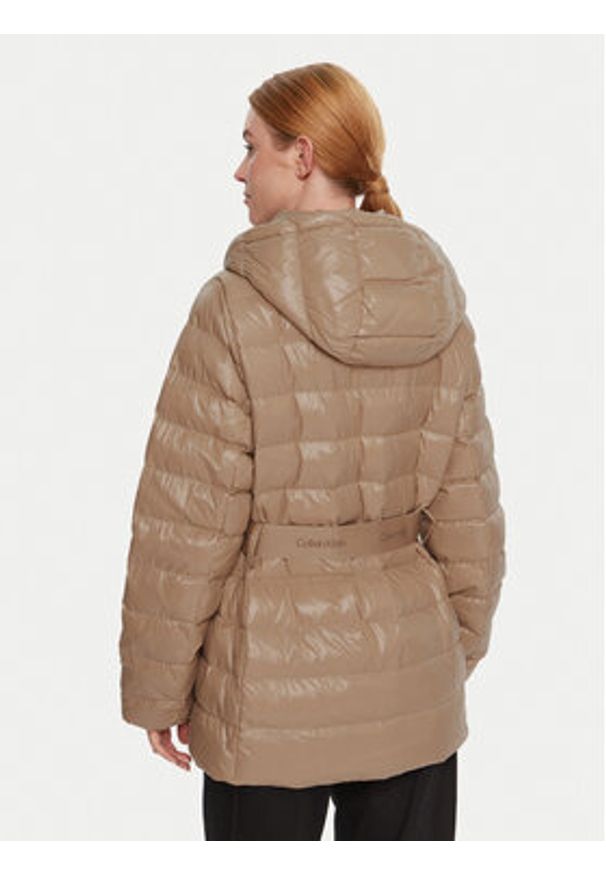 Calvin Klein Kurtka zimowa LV044D542G Beżowy Regular Fit. Kolor: beżowy. Materiał: syntetyk. Sezon: zima
