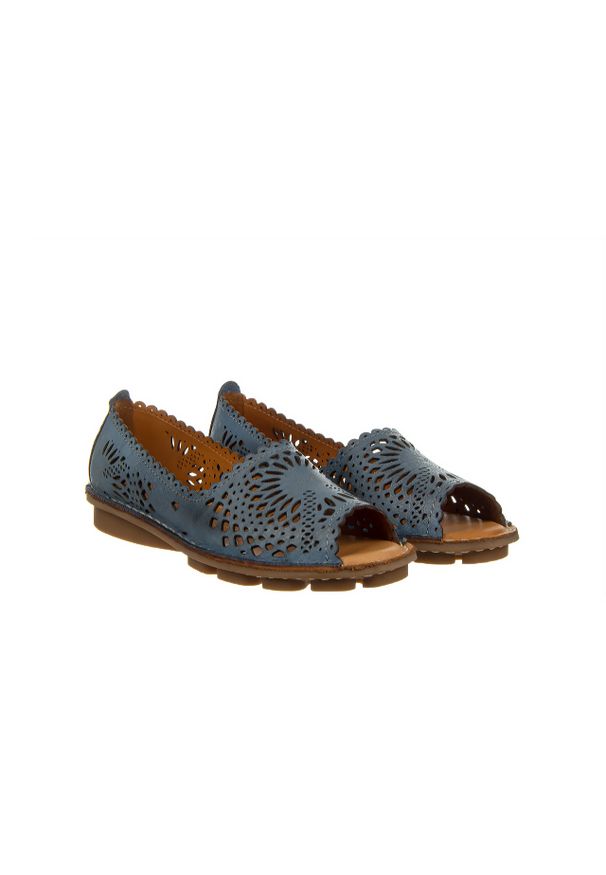 Półbuty Bayla-161 174 4102 1 Anar 161513, Niebieski, Skóra naturalna. Kolor: niebieski. Materiał: skóra. Szerokość cholewki: normalna. Wzór: ażurowy. Sezon: lato. Obcas: na obcasie. Wysokość obcasa: średni