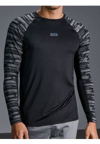 Sinsay - Koszulka sportowa - czarny. Kolor: czarny. Materiał: materiał. Długość rękawa: długi rękaw. Długość: długie. Styl: sportowy #1