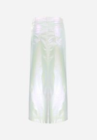 Born2be - Biała Połyskująca Spódnica Maxi z Rozcięciem Vichet. Kolor: biały. Materiał: tkanina #6