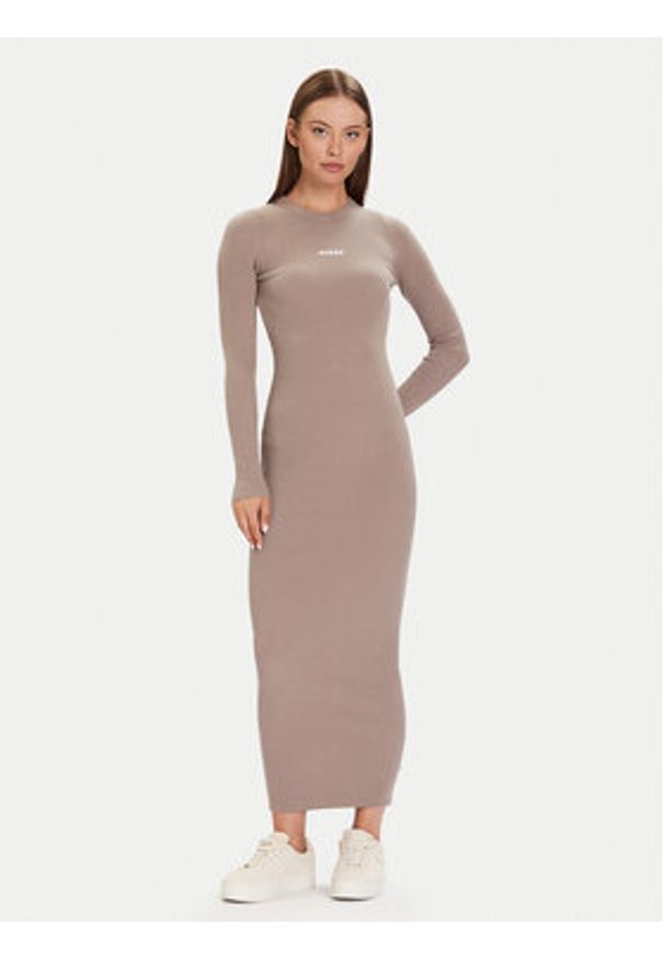 Guess Sukienka dzianinowa V5BK02 Z3JD2 Różowy Slim Fit. Kolor: różowy. Materiał: syntetyk
