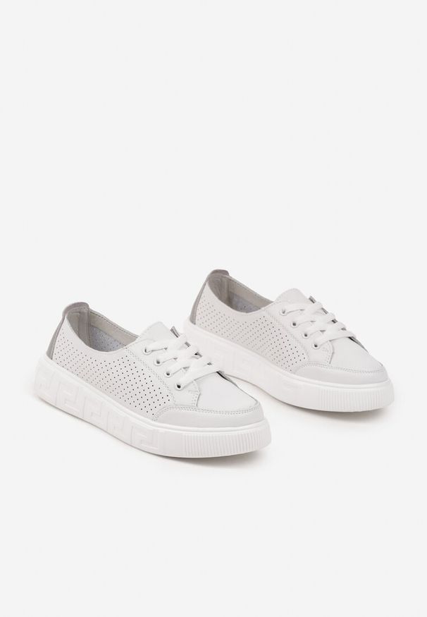 Born2be - Białe Sneakersy Skórzane z Drobną Perforacją Garinea. Okazja: na co dzień. Zapięcie: sznurówki. Kolor: biały. Materiał: skóra. Obcas: na płaskiej podeszwie