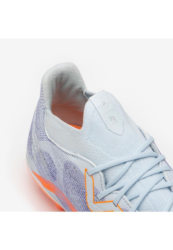 KIPSTA - Buty piłkarskie Kipsta Viralto III Elite FG Purple Beetle. Nosek buta: okrągły. Kolor: szary, niebieski, wielokolorowy. Materiał: dzianina, zamsz, mesh, syntetyk. Szerokość cholewki: normalna. Sport: piłka nożna