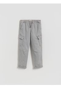 Reserved - Wysokoelastyczne spodnie cargo - ciemnoszary. Kolor: szary. Materiał: tkanina, bawełna #1
