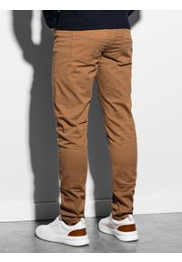 Ombre Clothing - Spodnie męskie P895 - camel - L. Okazja: do pracy, na co dzień. Materiał: bawełna, tkanina, elastan. Styl: casual, klasyczny #4