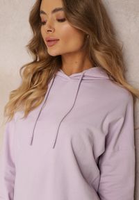 Renee - Fioletowa Bluza z Kapturem o Wydłużonym Fasonie Estera. Typ kołnierza: kaptur. Kolor: fioletowy. Materiał: dzianina. Długość: długie. Sezon: jesień, wiosna