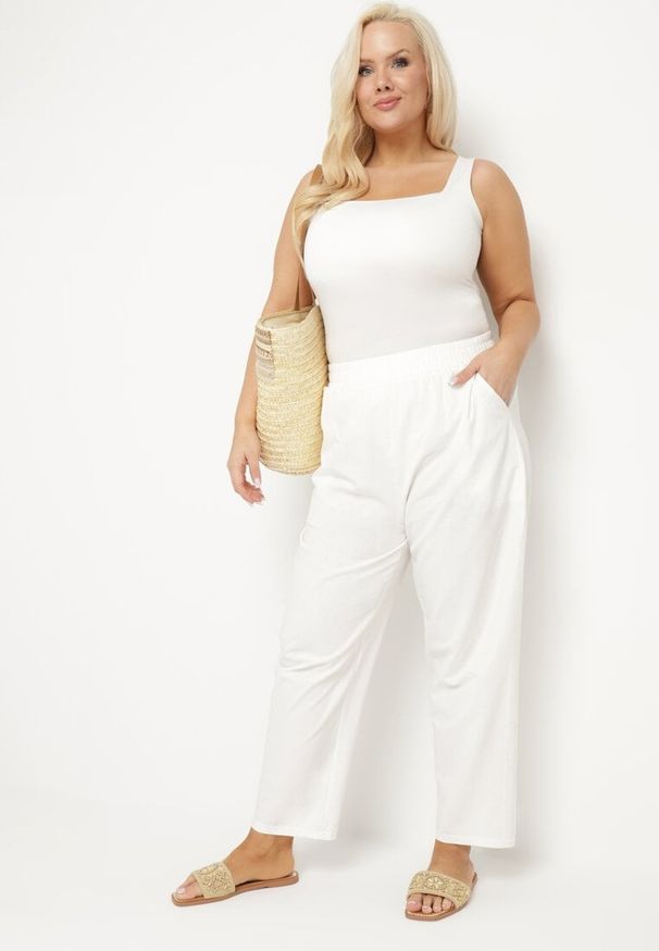Born2be - Białe Klasyczne Spodnie Bawełniane z Gumką w Pasie Olozi. Okazja: na co dzień. Kolekcja: plus size. Kolor: biały. Materiał: bawełna. Styl: klasyczny
