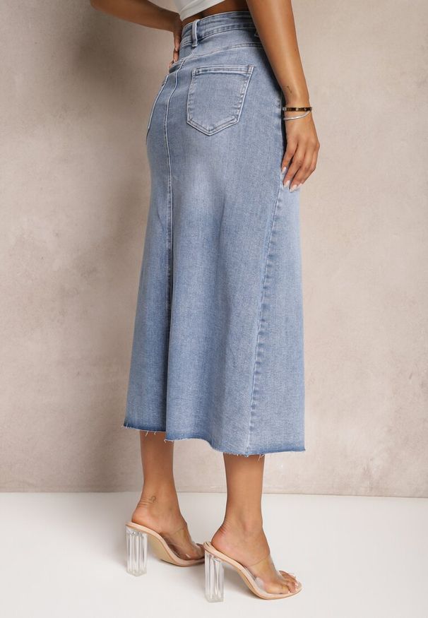 Renee - Jasnoniebieska Spódnica Maxi z Rozcięciem z Jeansu Vonuline. Stan: podwyższony. Kolor: niebieski. Materiał: jeans. Styl: elegancki, sportowy