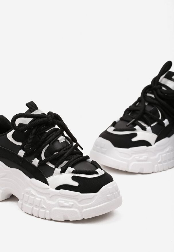 Born2be - Czarne Sneakersy na Grubej Tłoczonej Podeszwie z Podwójnym Sznurowaniem Glefida. Okazja: na co dzień. Kolor: czarny