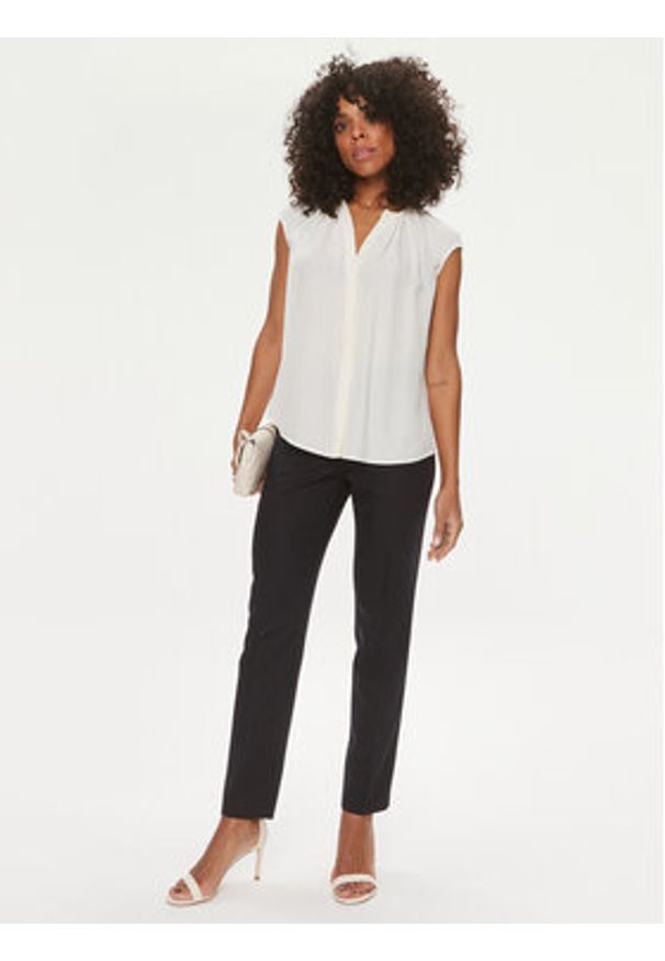 BOSS - Boss Bluzka Berika 50491355 Biały Regular Fit. Kolor: biały. Materiał: wiskoza