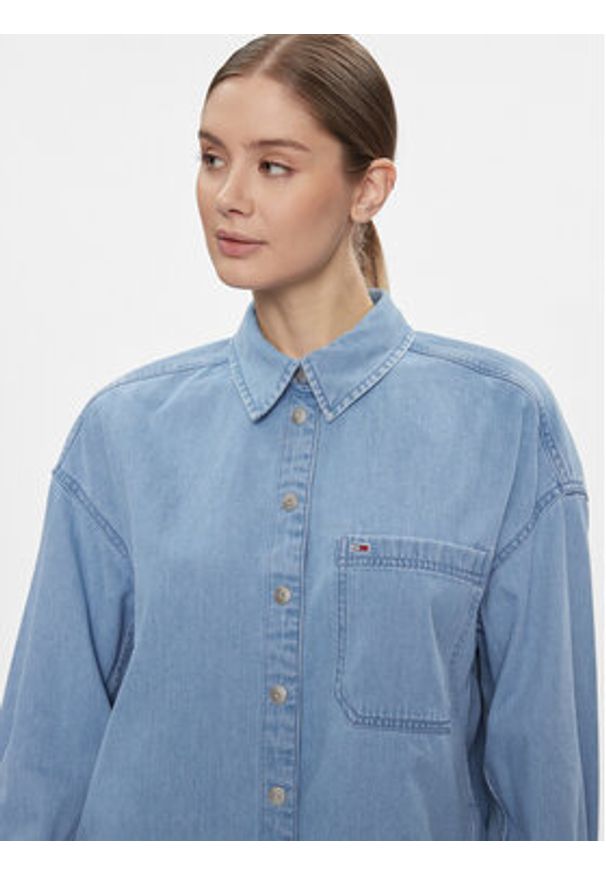 Tommy Jeans Koszula jeansowa DW0DW17355 Niebieski Oversize. Kolor: niebieski. Materiał: bawełna