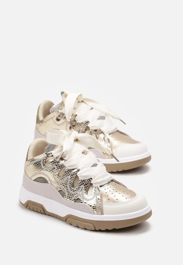 Born2be - Złote Sneakersy z Ozdobnym Sznurowaniem i Brokatem Nevesa. Kolor: złoty