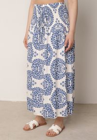 Born2be - Niebieska Rozkloszowana Spódnica z Wiskozy z Wysokim Stanem i Etnicznym Wzorem Ari. Okazja: na co dzień, do pracy, na spacer. Stan: podwyższony. Kolor: niebieski. Materiał: wiskoza. Wzór: aplikacja. Sezon: lato. Styl: casual #5