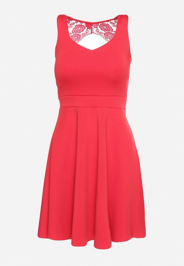 Born2be - Czerwona Rozkloszowana Sukienka na Ramiączkach z Koronkowym Wycięciem na Plecach Devantia. Okazja: na wesele, na randkę, na ślub cywilny. Kolor: czerwony. Materiał: koronka. Długość rękawa: na ramiączkach. Wzór: koronka. Sezon: lato. Typ sukienki: rozkloszowane. Styl: klasyczny, elegancki