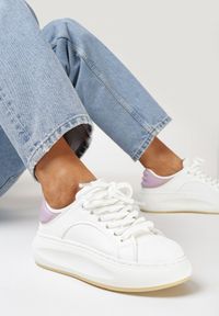 Born2be - Biało-Fioletowe Sneakersy na Platformie Rammes. Nosek buta: okrągły. Zapięcie: sznurówki. Kolor: biały. Materiał: materiał. Obcas: na platformie. Wysokość obcasa: niski