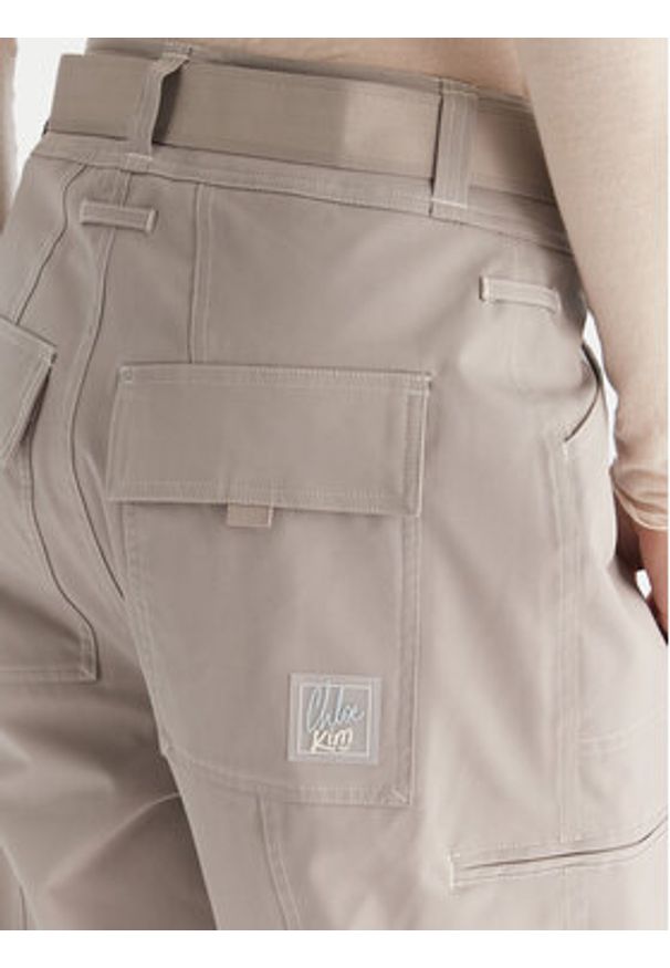 Roxy Spodnie snowboardowe Chloe Kim PT ERJTP03300 Szary Relaxed Fit. Kolor: szary. Materiał: syntetyk. Sport: snowboard