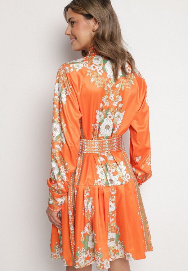 Born2be - Pomarańczowa Sukienka Koszulowa w Kwiatowy Wzór z Bufiastymi Rękawami i Paskiem Aladira. Okazja: na co dzień. Kolor: pomarańczowy. Wzór: kwiaty. Typ sukienki: koszulowe. Styl: casual, elegancki