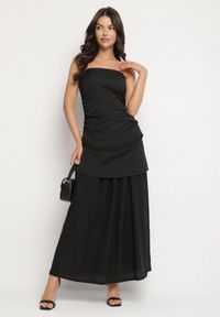 Born2be - Czarna Koktajlowa Sukienka Typu Bandeau z Marszczeniem Izelessa. Okazja: na imprezę. Kolor: czarny. Styl: wizytowy #4
